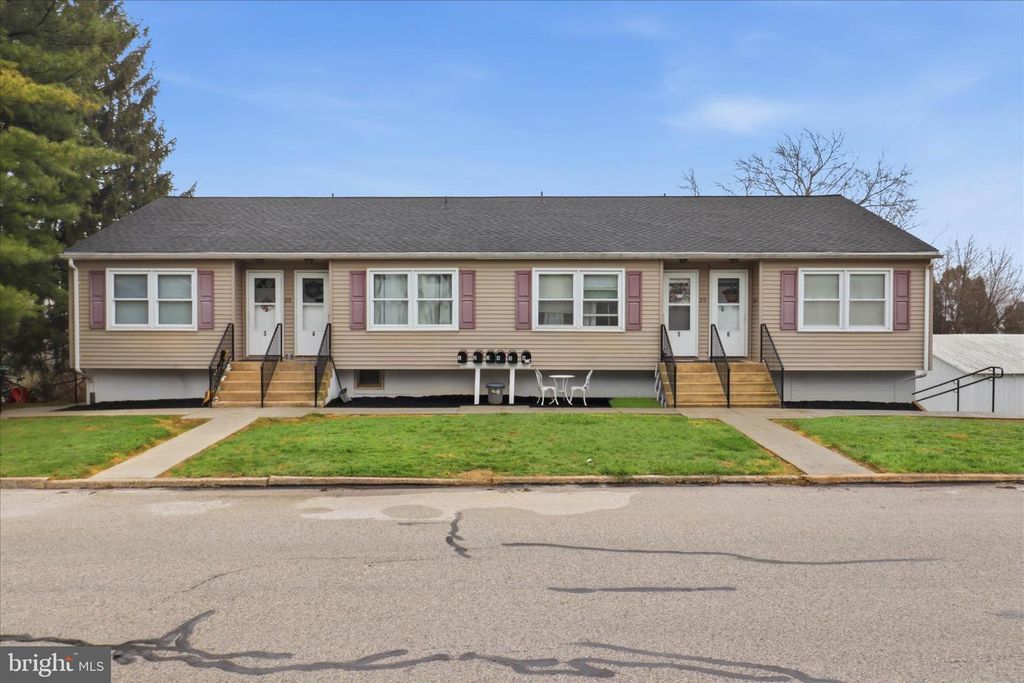 20 E GAY ST, Red Lion, PA 17356