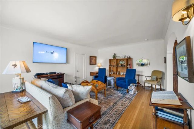 1245 S Hudson Avenue, Los Angeles, CA 90019