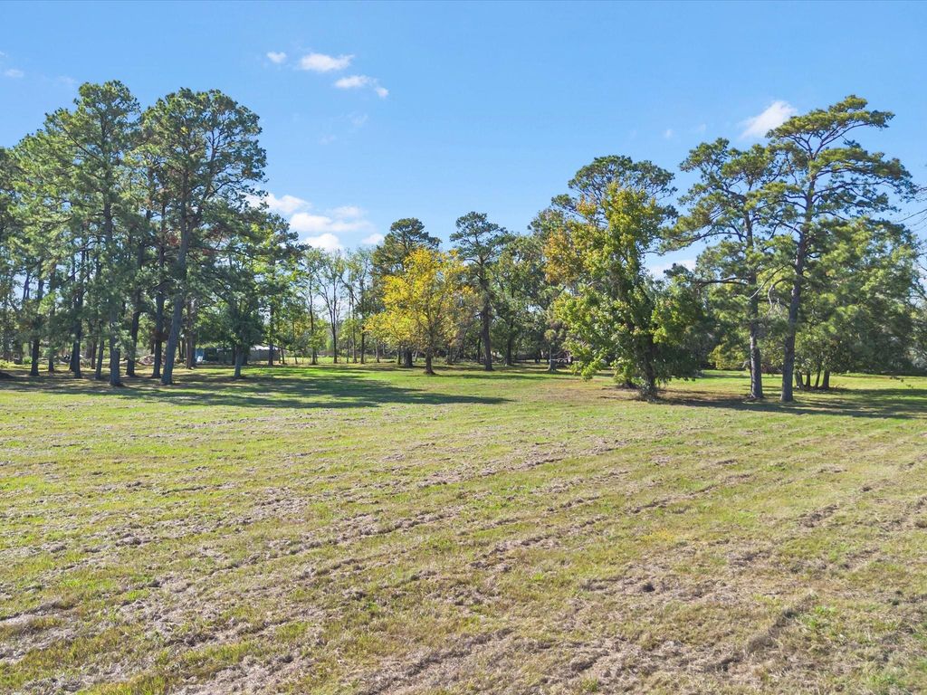 Image 17 of property listing at 17431 Fm 2100 Road, Crosby, TX 77532