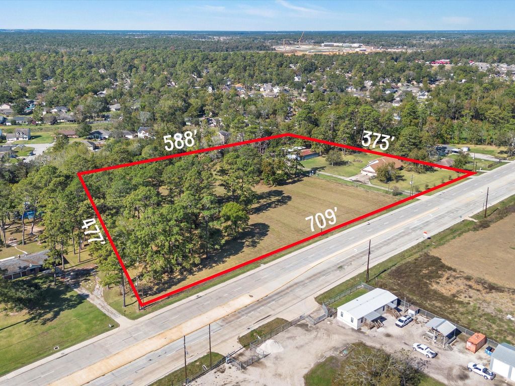 Image 2 of property listing at 17431 Fm 2100 Road, Crosby, TX 77532