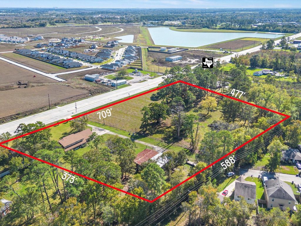 Image 5 of property listing at 17431 Fm 2100 Road, Crosby, TX 77532