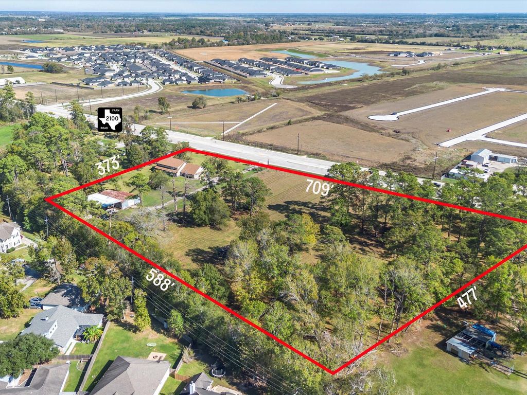 Image 6 of property listing at 17431 Fm 2100 Road, Crosby, TX 77532