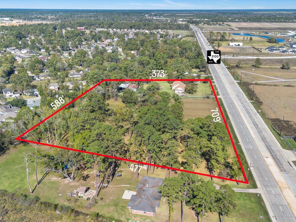 Image 8 of property listing at 17431 Fm 2100 Road, Crosby, TX 77532
