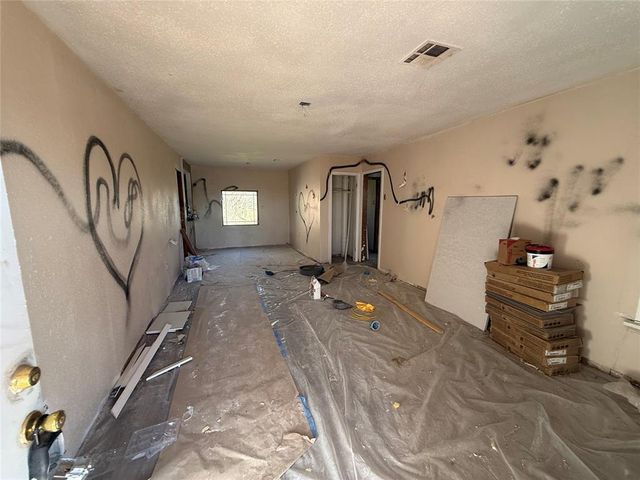 2032 NE Grand Boulevard, Oklahoma City, OK 73111