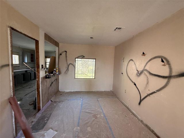 2032 NE Grand Boulevard, Oklahoma City, OK 73111