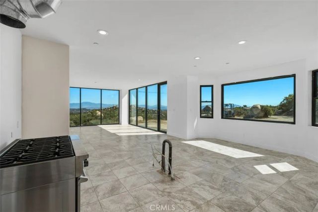 42125 Calle Paramo, Murrieta, CA 92562