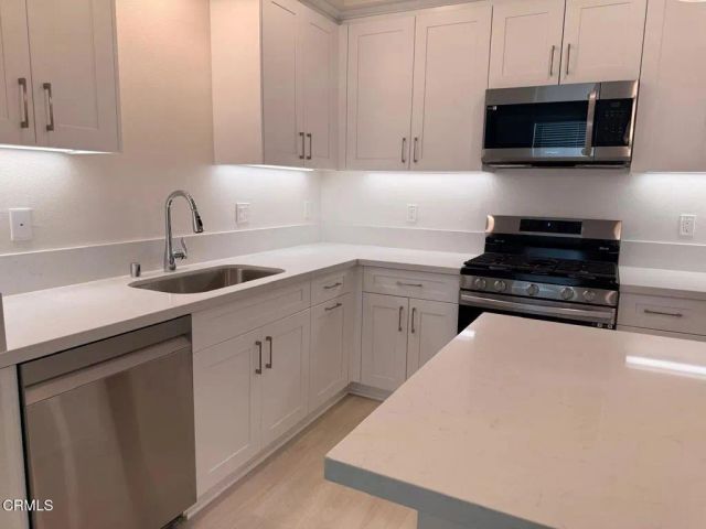 711 Winchester Drive, Oxnard, CA 93036