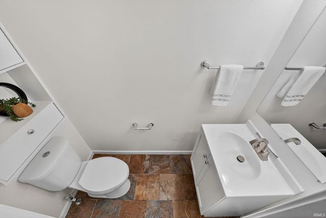 52453 Liberty Mills Court, Granger, IN 46530