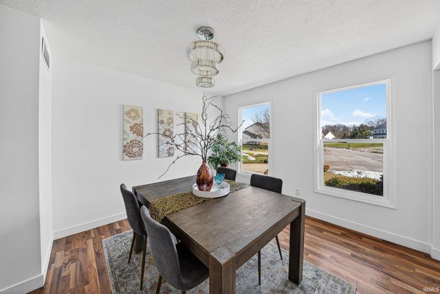 52453 Liberty Mills Court, Granger, IN 46530