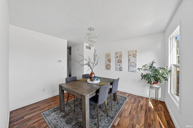 52453 Liberty Mills Court, Granger, IN 46530