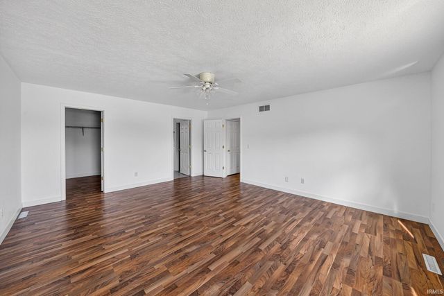 52453 Liberty Mills Court, Granger, IN 46530