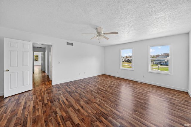 52453 Liberty Mills Court, Granger, IN 46530