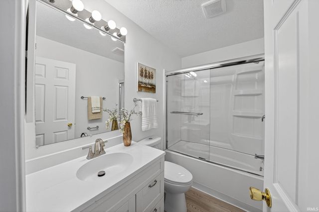 52453 Liberty Mills Court, Granger, IN 46530