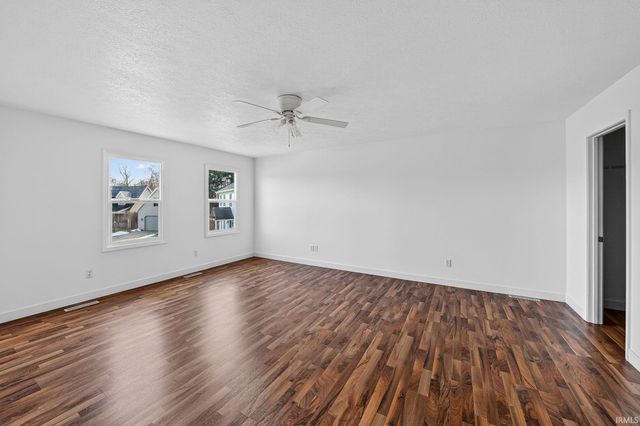 52453 Liberty Mills Court, Granger, IN 46530