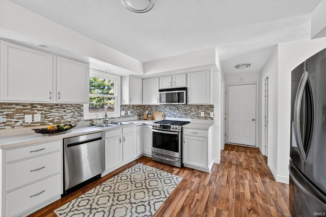 52453 Liberty Mills Court, Granger, IN 46530