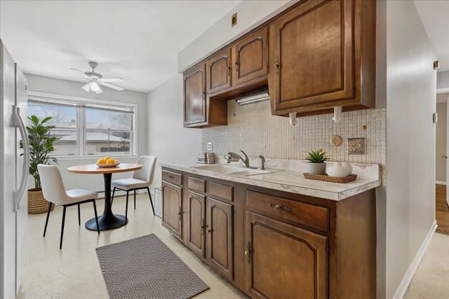 7801 Niles Center Road 102, Skokie, IL 60077