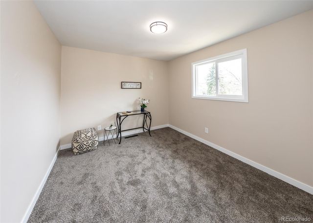 1021 Pioneer Lane, Colorado Springs, CO 80904