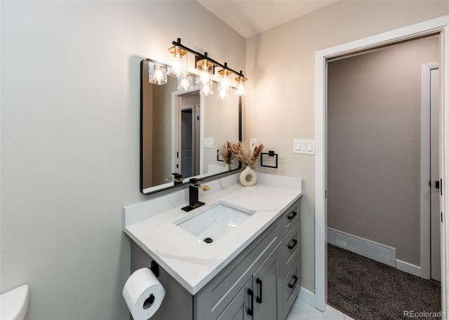 1021 Pioneer Lane, Colorado Springs, CO 80904