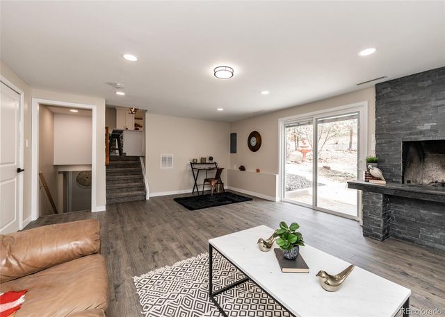 1021 Pioneer Lane, Colorado Springs, CO 80904