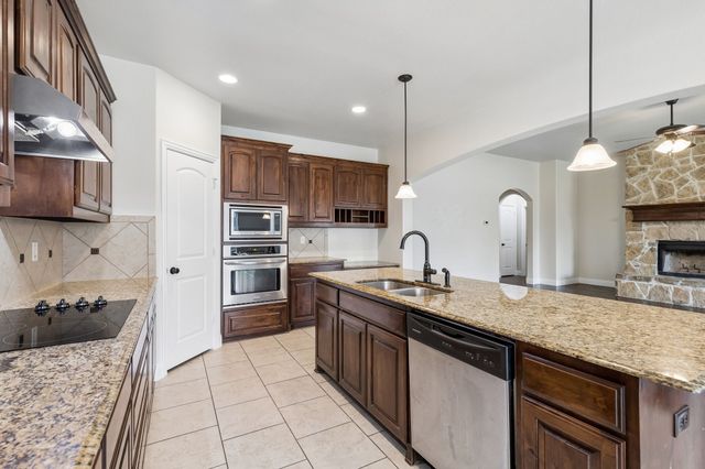 1683 St Croix Street, Burleson, TX 76028