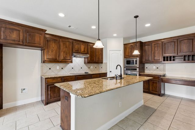 1683 St Croix Street, Burleson, TX 76028