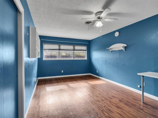 2011 Durrain Ferry Road, Baytown, TX 77520