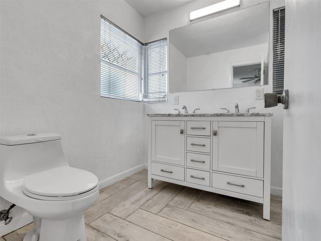2011 Durrain Ferry Road, Baytown, TX 77520