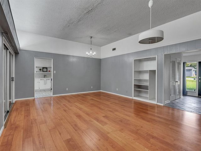 2011 Durrain Ferry Road, Baytown, TX 77520