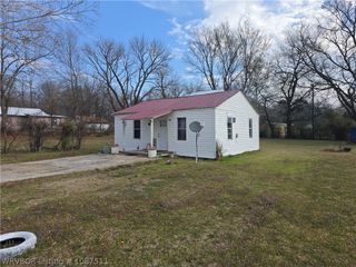 400 Hardy Street, Poteau, OK 74953