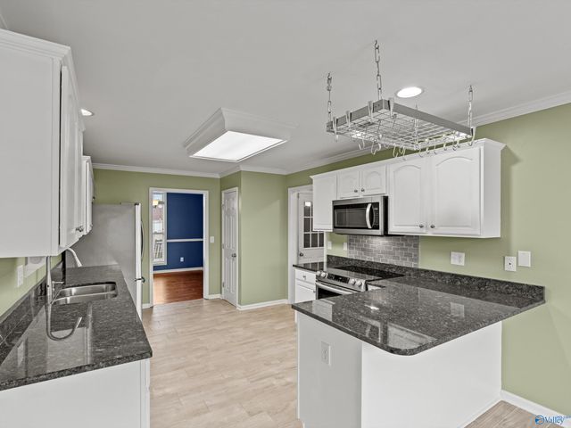 2627 Buckingham Gate SW, Decatur, AL 35603