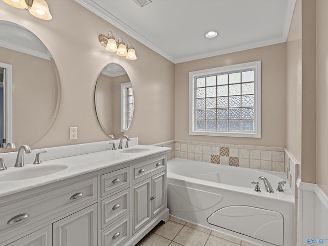 2627 Buckingham Gate SW, Decatur, AL 35603