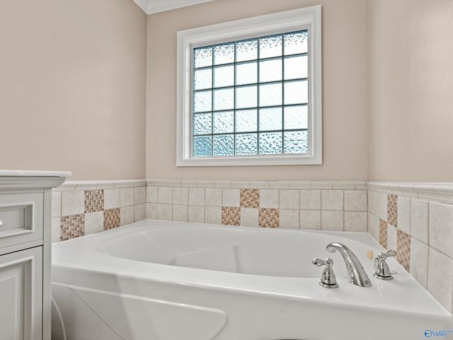 2627 Buckingham Gate SW, Decatur, AL 35603