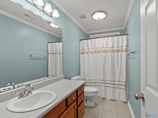 2627 Buckingham Gate SW, Decatur, AL 35603