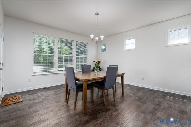 6807 Swanhaven Dr, North Chesterfield, VA 23234