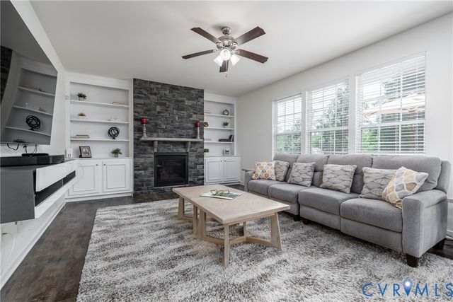 6807 Swanhaven Dr, North Chesterfield, VA 23234