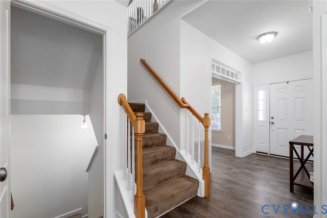6807 Swanhaven Dr, North Chesterfield, VA 23234