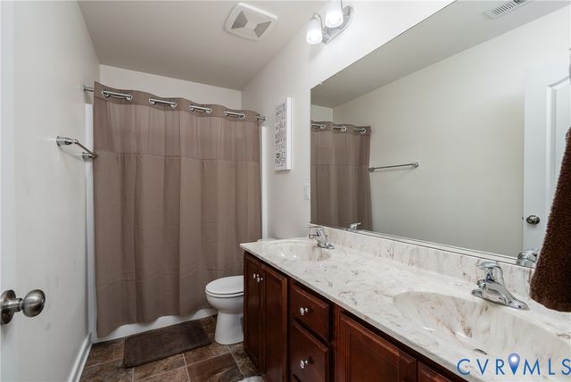 6807 Swanhaven Dr, North Chesterfield, VA 23234