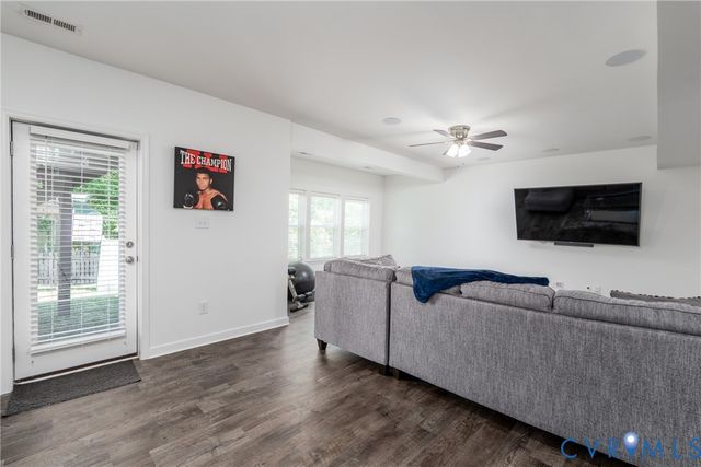 6807 Swanhaven Dr, North Chesterfield, VA 23234