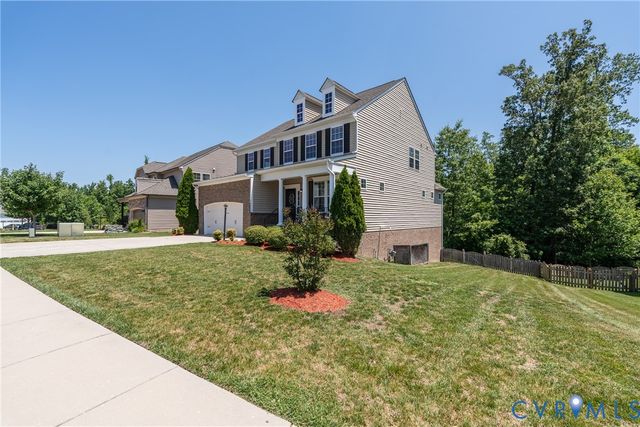 6807 Swanhaven Dr, North Chesterfield, VA 23234