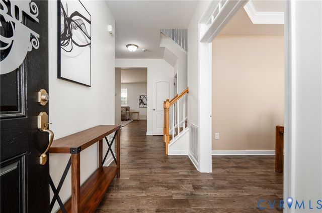 6807 Swanhaven Dr, North Chesterfield, VA 23234
