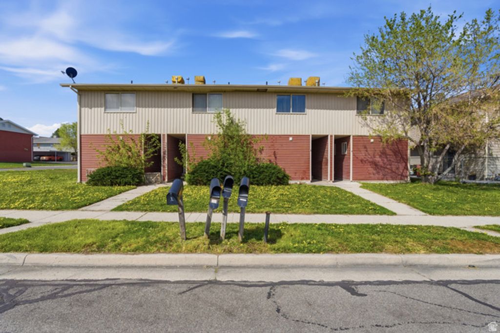 4526 S DEAN DR, West Valley City, UT 84120