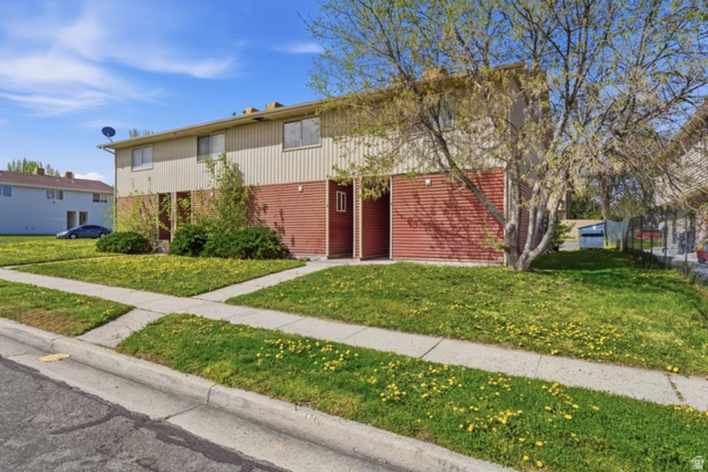 Image 2 of property listing at 4526 S DEAN DR, West Valley City, UT 84120