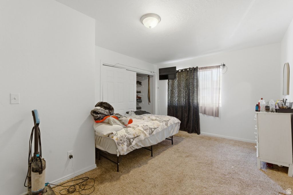 Image 11 of property listing at 4526 S DEAN DR, West Valley City, UT 84120