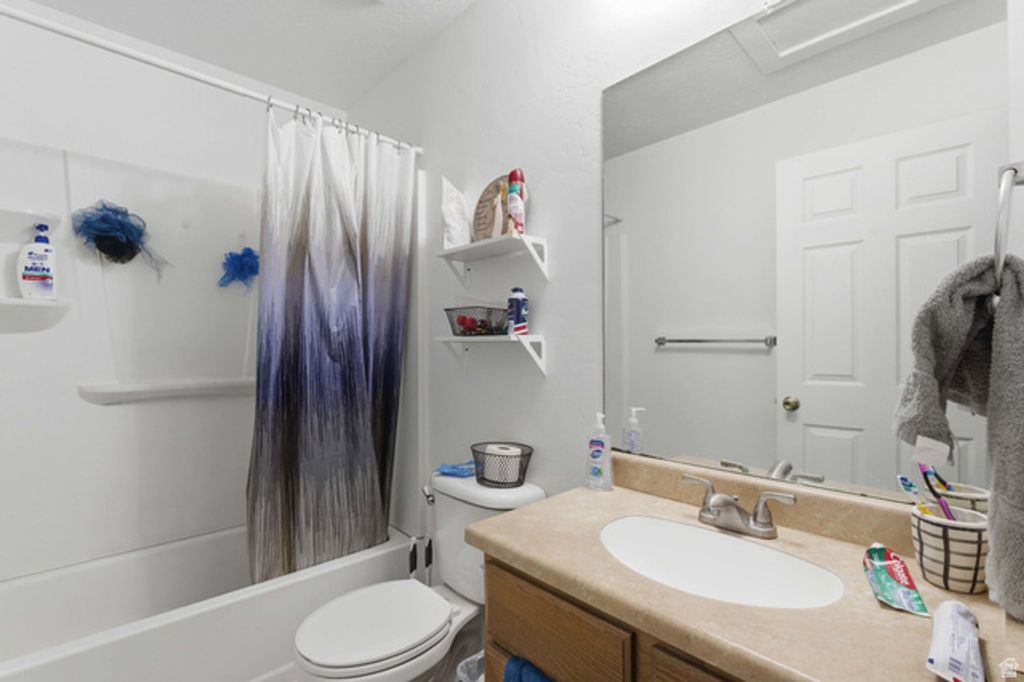 Image 15 of property listing at 4526 S DEAN DR, West Valley City, UT 84120