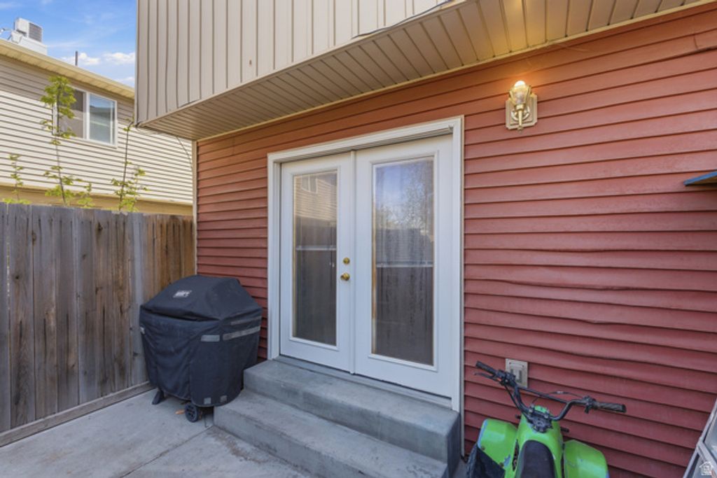 Image 18 of property listing at 4526 S DEAN DR, West Valley City, UT 84120