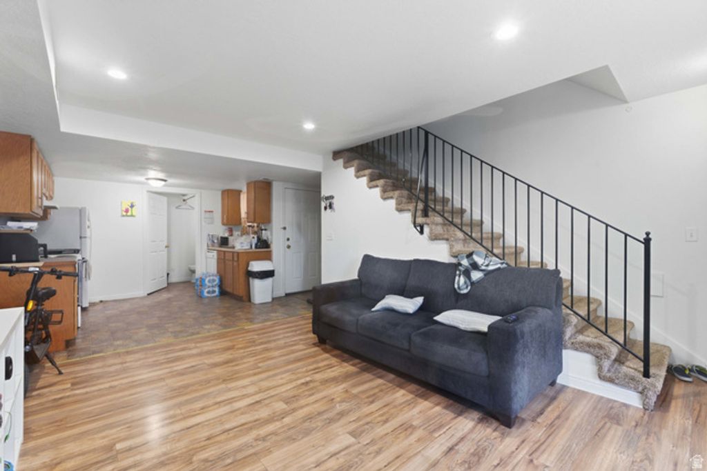Image 5 of property listing at 4526 S DEAN DR, West Valley City, UT 84120