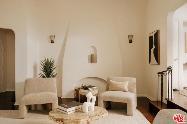 6532 Commodore Sloat Drive, Los Angeles, CA 90048