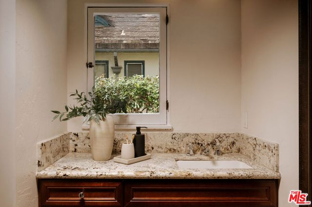 6532 Commodore Sloat Drive, Los Angeles, CA 90048