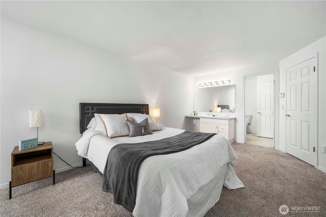 1205 24th Court Ave #A, Milton, WA 98354