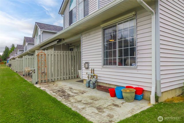 1205 24th Court Ave #A, Milton, WA 98354